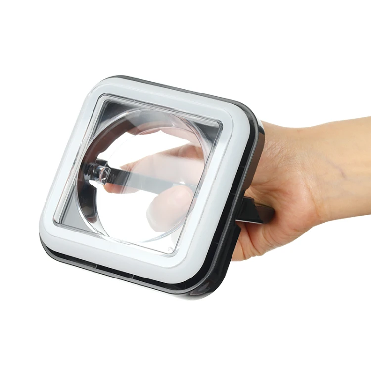 A one-step mechanism engages the silicone seal to protect your food